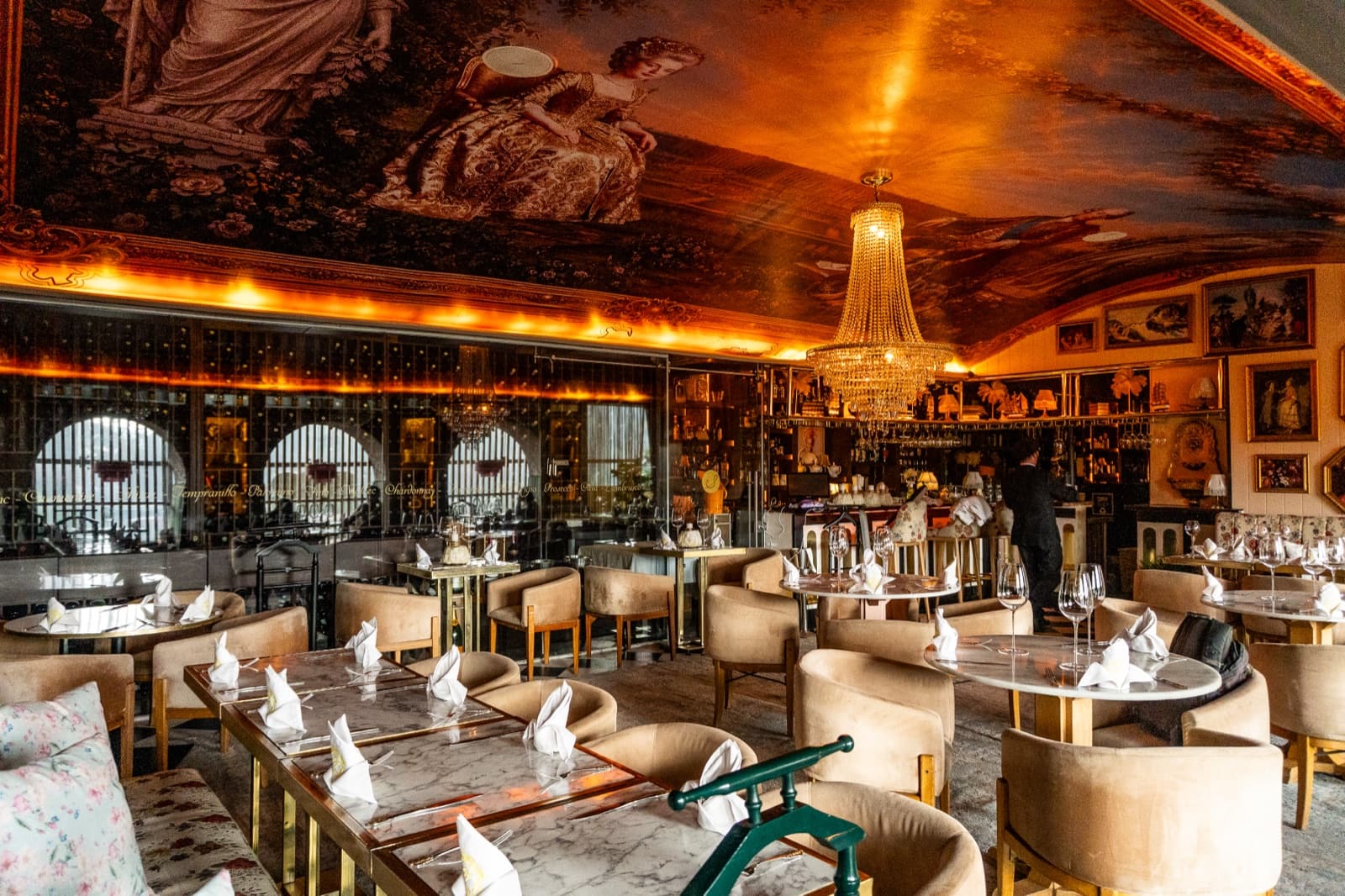 Escargots en Bogotá: el clásico francés, reinterpretado en Marie Antoinette